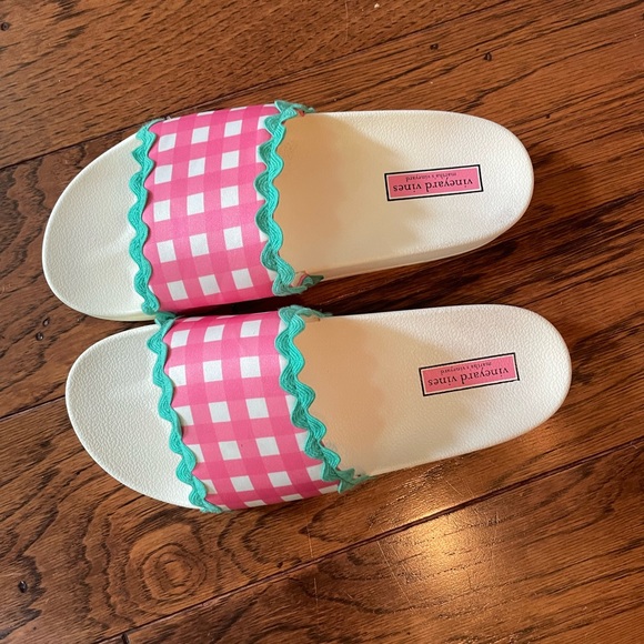 COPY - Vineyard Vines Printed Slides - Picture 3 of 4